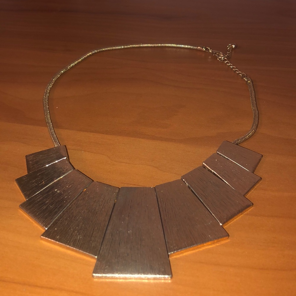 Gold statement necklace !❤️